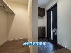 内玄関横にはファミリークローゼット