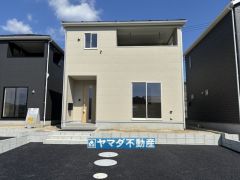 2号棟ケイミュー外壁は汚れが付きにくい効果を併せ持つ特徴があります。