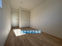 2階洋室5.5帖のお部屋です。