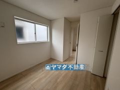 2階洋室5帖のお部屋です。