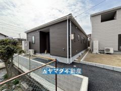 2号棟ケイミュー外壁は汚れが付きにくい効果を併せ持つ特徴があります。