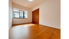 洋室南6帖のお部屋です。