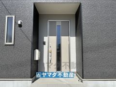 玄関にはポストも設置