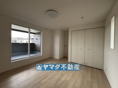 2階洋室8.5帖のお部屋です。