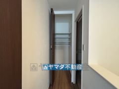 2階廊下にクローゼット収納