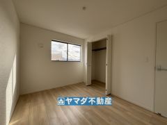 2階洋室6帖のお部屋です。