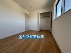 2階洋室6帖のお部屋です。