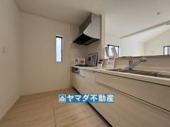 キッチンからご家族との会話ができますね。