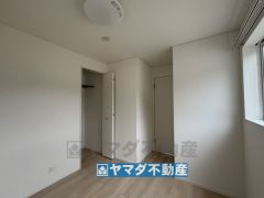 2階洋室5帖のお部屋です。