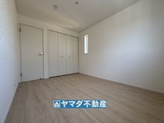 2階洋室6帖のお部屋です。