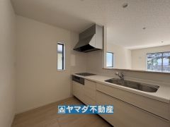 キッチンからご家族との会話ができますね。