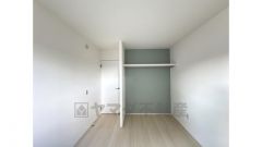 おしゃれな扉なしクローゼットのある洋室6帖のお部屋です。