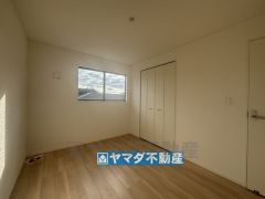 2階洋室6帖のお部屋です。