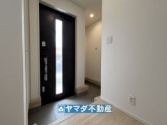 シューズボックスの他に収納スペースがあります