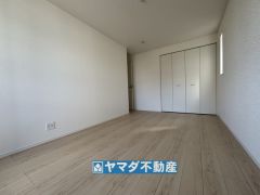 2階洋室8帖のお部屋です。