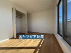 2階洋室6.5帖のお部屋です。