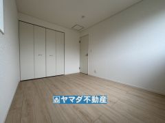 2階洋室6帖のお部屋です。