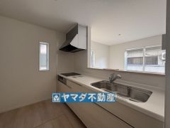 キッチンからご家族との会話ができますね。