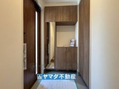 玄関にはシューズボックス＆シューズクロークがあります。