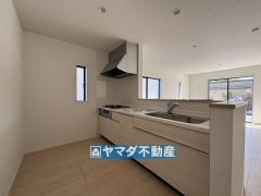 キッチンからご家族との会話ができますね。