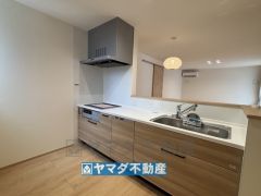 キッチンからご家族との会話ができますね。