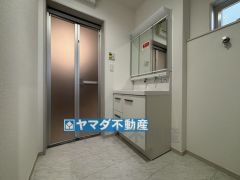 三面鏡タイプの洗面台