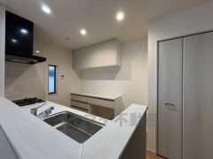 キッチンにはパントリー完備