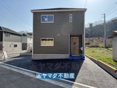 8号棟ケイミュー外壁は汚れが付きにくい効果を併せ持つ特徴があります。