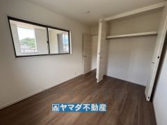 2階洋室5.34帖のお部屋です。