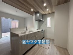 キッチンからご家族との会話ができますね。