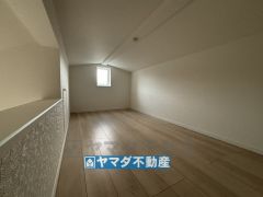 屋根裏収納