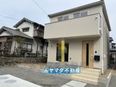 4号棟ケイミュー外壁は汚れが付きにくい効果を併せ持つ特徴があります。