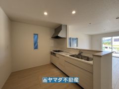 キッチンからご家族との会話ができますね。