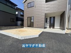 お庭でガーデニングもできますね