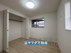 2階洋室5.7帖のお部屋です。