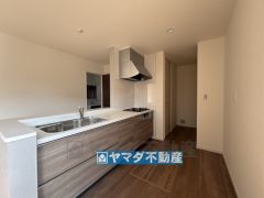 キッチンには便利なパントリー完備