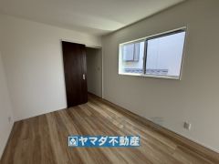 2階洋室6帖のお部屋です。