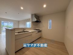 キッチンからご家族との会話ができますね。