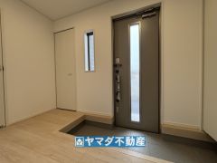 玄関ホールに収納スペース
