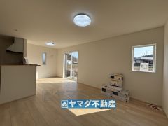 リビングの広さに加えて和室の入り口を開放すればさらに広々とした空間になります