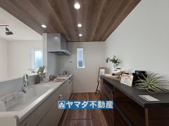 収納豊富なシステムキッチン
