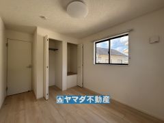 2階洋室5.7帖のお部屋です。