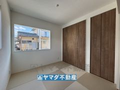 たっぷり収納のある和室