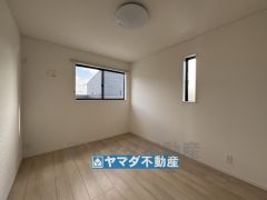 2階洋室6帖のお部屋です。