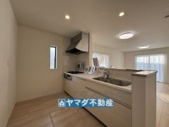 キッチンからご家族との会話ができますね。