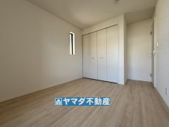 2階洋室のお部屋です。