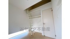 洋室5帖のロフト付きのお部屋です