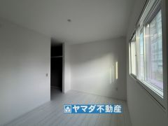 2階洋室6帖のお部屋です。