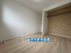 2階洋室のお部屋です。