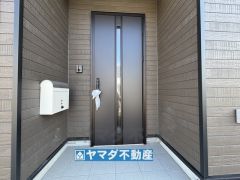 玄関横にはポストがあります